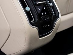 Aston Martin DBX 3.0T Straight-Six - ფოტო 15