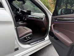 BMW 5 Series 525Li M Sport Package - ფოტო 9
