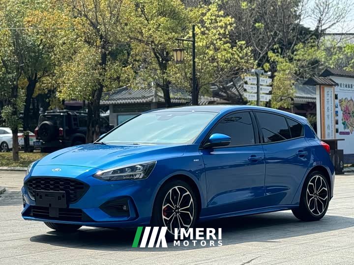 Ford Focus Hatchback EcoBoost 180 Automatic ST Line - ავტომობილი ჩინეთიდან