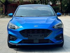 Ford Focus Hatchback EcoBoost 180 Automatic ST Line - ფოტო 2