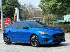 Ford Focus Hatchback EcoBoost 180 Automatic ST Line - ფოტო 3