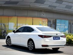 Lexus ES 2022 300h Excellence Edition - ფოტო 2