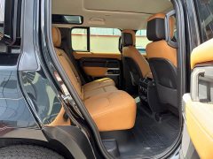 Land Rover Defender Facelift 110 3.0T P400 Dark Edition - ფოტო 13