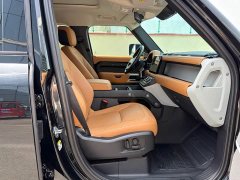 Land Rover Defender Facelift 110 3.0T P400 Dark Edition - ფოტო 14