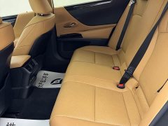 Lexus ES 300h Excellence - ფოტო 7