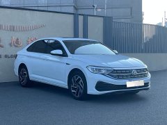Volkswagen Sagitar 300TSI DSG Flying Edition - ფოტო 3