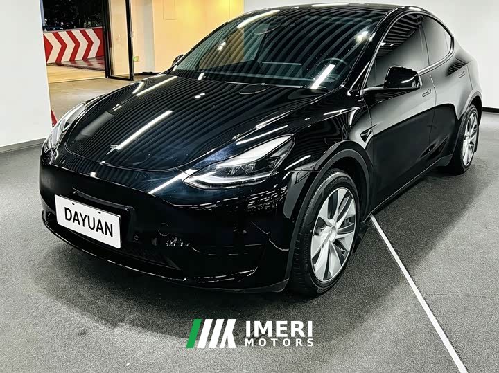 Tesla Model Y Long Range All-Wheel Drive