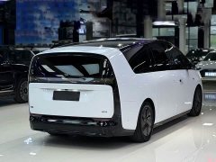 Li Auto MEGA Ultra Smart Refresh Edition - ფოტო 15