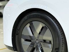 Li Auto MEGA Ultra Smart Refresh Edition - ფოტო 16