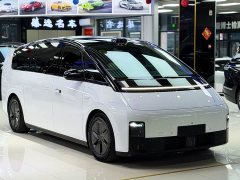 Li Auto MEGA Ultra Smart Refresh Edition - ფოტო 3