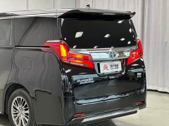 Toyota Alphard 2021 Hybrid 2.5L Premium Edition - ფოტო 11