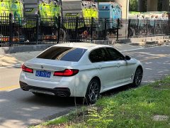 BMW 5 Series 525Li M Sport Package - ფოტო 18
