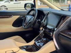 Toyota Alphard Hybrid 2.5L Luxury - ფოტო 13