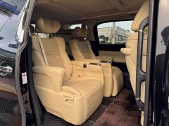 Toyota Alphard Hybrid 2.5L Luxury - ფოტო 6