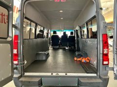 Iveco Daily 2023 2.5T V40 Box Truck Long Wheelbase Mid-Roof Dual Wheels Side Sliding Door 2-3 Seater - ფოტო 7