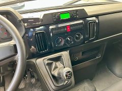 Iveco Daily 2023 2.5T V40 Box Truck Long Wheelbase Mid-Roof Dual Wheels Side Sliding Door 2-3 Seater - ფოტო 5