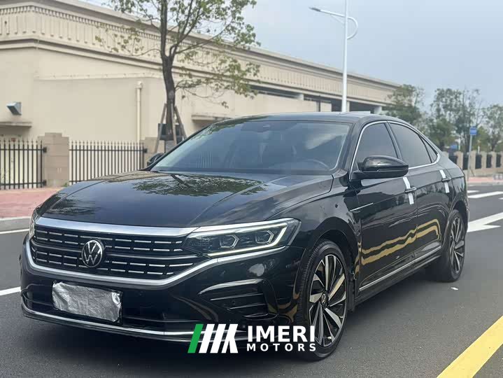 Volkswagen Passat 330TSI Luxury - ავტომობილი ჩინეთიდან