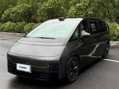 Li Auto Li Xiang MEGA Ultra - ფოტო 1