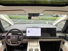 Li Auto Li Xiang MEGA Ultra - ფოტო 17