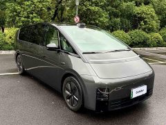 Li Auto Li Xiang MEGA Ultra - ფოტო 3