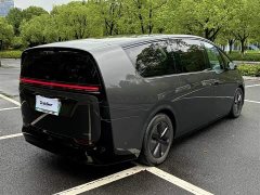 Li Auto Li Xiang MEGA Ultra - ფოტო 6
