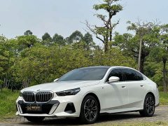 BMW 5 Series 525Li M Sport Package - ფოტო 1