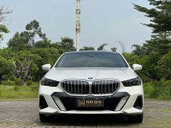 BMW 5 Series 525Li M Sport Package - ფოტო 2