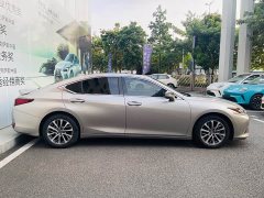 Lexus ES 2022 300h Excellence Edition - ფოტო 12