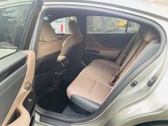 Lexus ES 2022 300h Excellence Edition - ფოტო 5