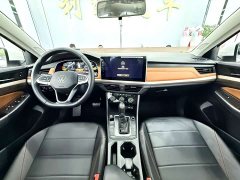 Volkswagen Bora 200TSI DSG Comfort Navigation Edition - ფოტო 4
