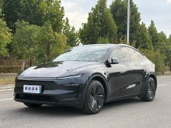 Tesla Model Y Rear-Wheel Drive - ფოტო 1