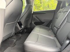 Tesla Model Y Rear-Wheel Drive - ფოტო 11