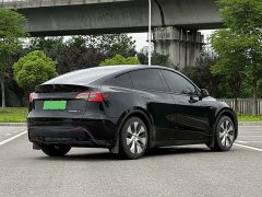 Tesla Model Y Standard Range RWD - ფოტო 6