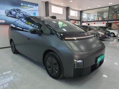 Li Auto Li Xiang MEGA Ultra - ფოტო 3