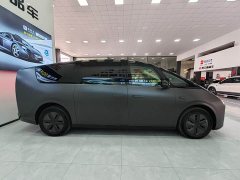 Li Auto Li Xiang MEGA Ultra - ფოტო 4