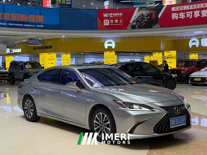 Lexus ES 2022 300h Excellence Edition - ავტომობილი ჩინეთიდან