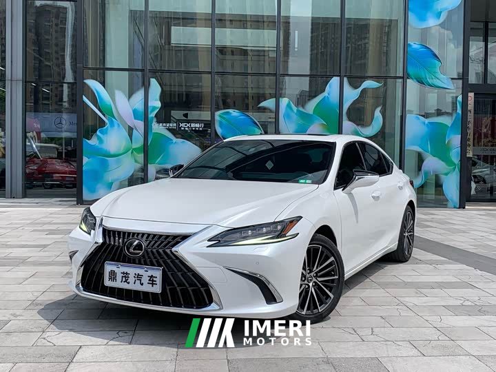 Lexus ES 2022 300h Premium Edition - ავტომობილი ჩინეთიდან
