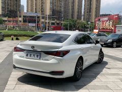 Lexus ES 2022 300h Premium Edition - ფოტო 8