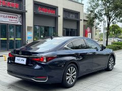 Lexus ES 200 Luxury - ფოტო 12