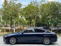 Lexus ES 200 Luxury - ფოტო 13