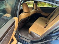 Lexus ES 200 Luxury - ფოტო 9