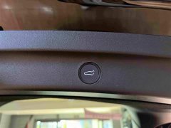 Tesla Model Y Rear-Wheel Drive - ფოტო 11
