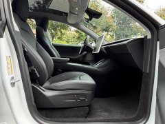 Tesla Model Y Rear-Wheel Drive - ფოტო 10