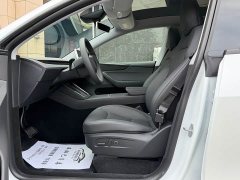 Tesla Model Y Rear-Wheel Drive - ფოტო 4