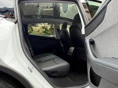 Tesla Model Y Rear-Wheel Drive - ფოტო 8