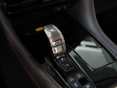 Toyota Vellfire Crown Hybrid 2.5L Executive Premier Edition - photo 12