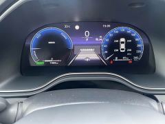 Toyota Camry Hybrid 2.5L XLE Premium - ფოტო 17