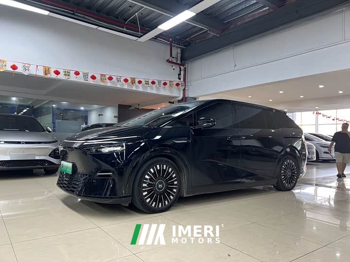 XPeng X9 Pure Electric 740 Extended Range Max - ავტომობილი ჩინეთიდან