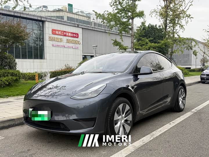 Tesla Model Y Facelift Rear-Wheel Drive