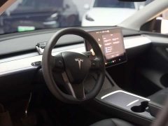 Tesla Model Y Long Range All-Wheel Drive - ფოტო 14